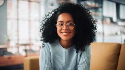 Screenshot der Entgeltabrechnung von 鶹ý mit Funktionen fr Verarbeitung, Audit und Compliance