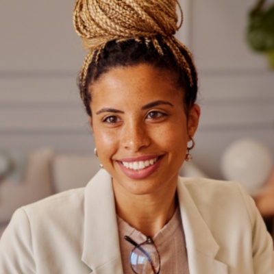 groupe personnes souriant