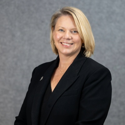 Headshot of Michelle Gillespie